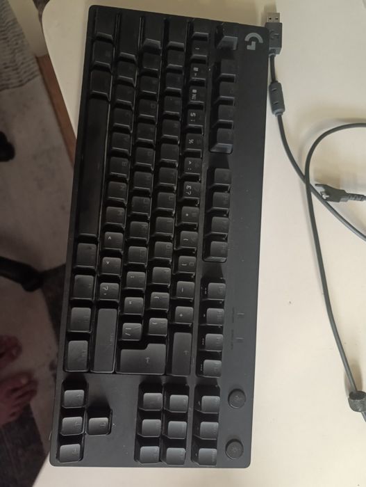 Продам клавиатуру LOGITECH G PRO