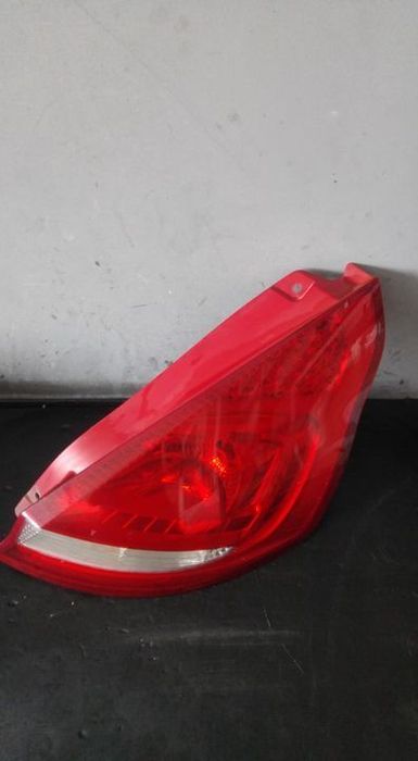Stop tripla lampa dreapta ford fiesta 6 cb1 ccn 8a6113404