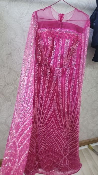 Vecherni kuylak malina rangda