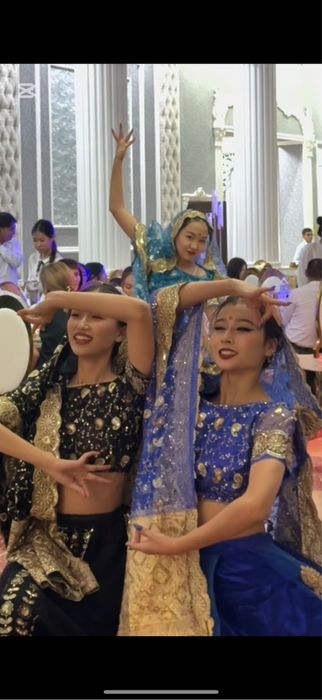 Продам Танцевальные индийские костюмы