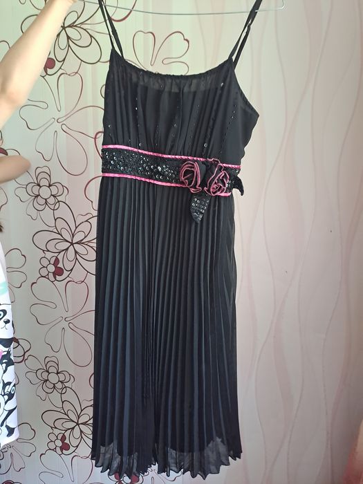 Продам женские платья