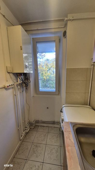 Bd. Bucuresti garsoniera de inchiriat etaj 2 mobilata si utilata