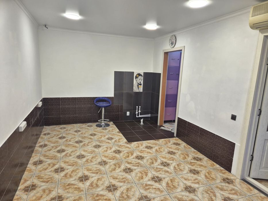 Сдам помещение Парикмахерская  звоните пишите свежий ремонт