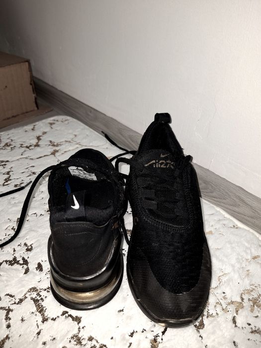 Adidasi Nike Air Max 270