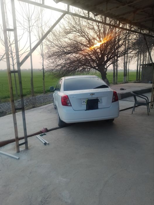 Lasetti jentro qilingan 1.8 avtomat karobka 3 kurugdan oshiq yurgan