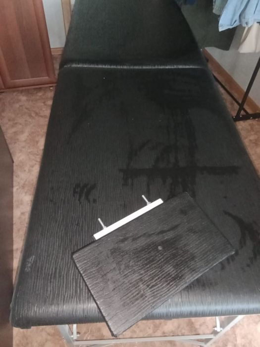 Кушетка для массажа , диван бу продается