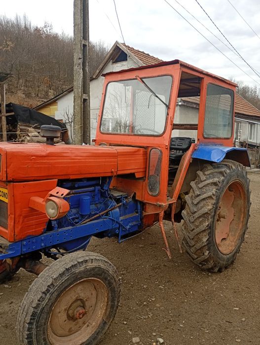 Vând tractor u650 în stare bună de funcționare pornire ușoară  pentru