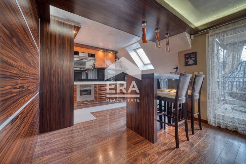 Продава се Тристаен апартамент в Варна, Възраждане 1 - 123 кв.м за 991 €/кв.м - Снимка #2