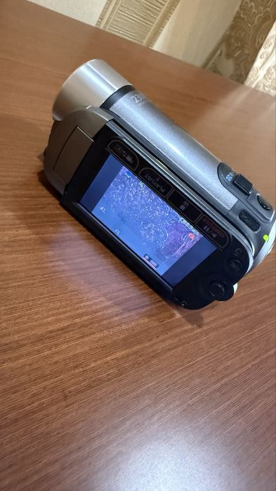 Видеокамера Canon сотилади