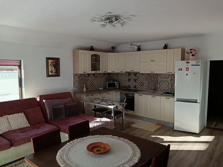 Clădire de închiriat integral sau separat