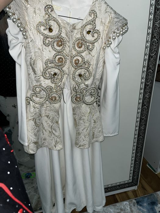 Платье на узату