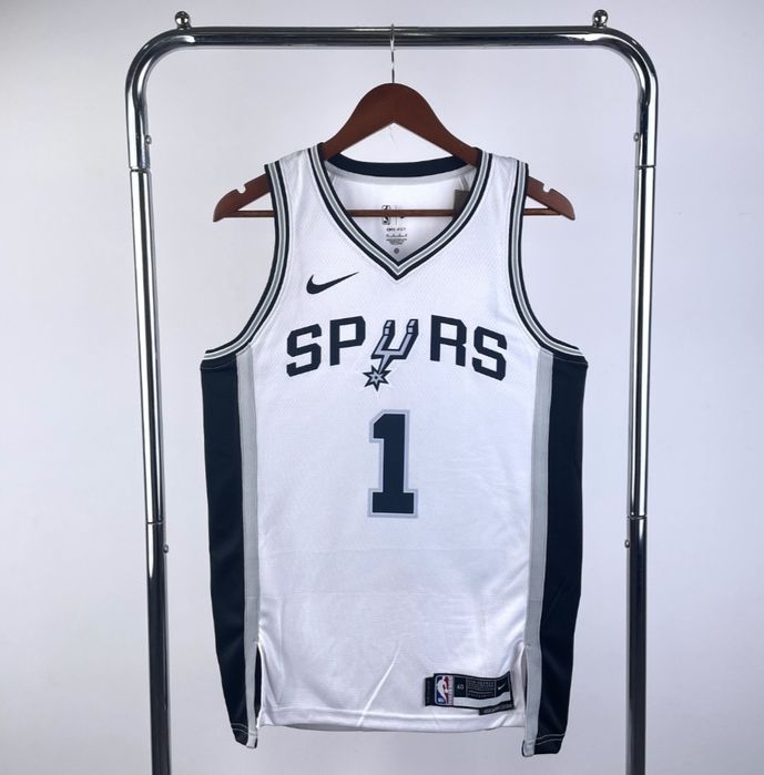 Maiouri de baschet cu San Antonio Spurs