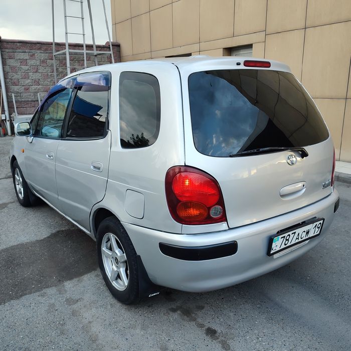 Продам срочно Тойота Спасио