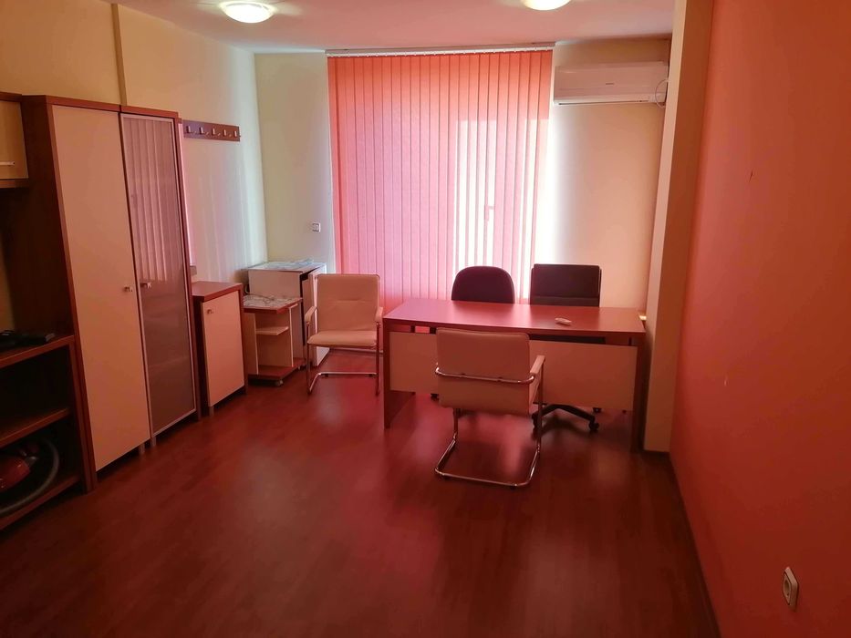 Офис под наем Враца.