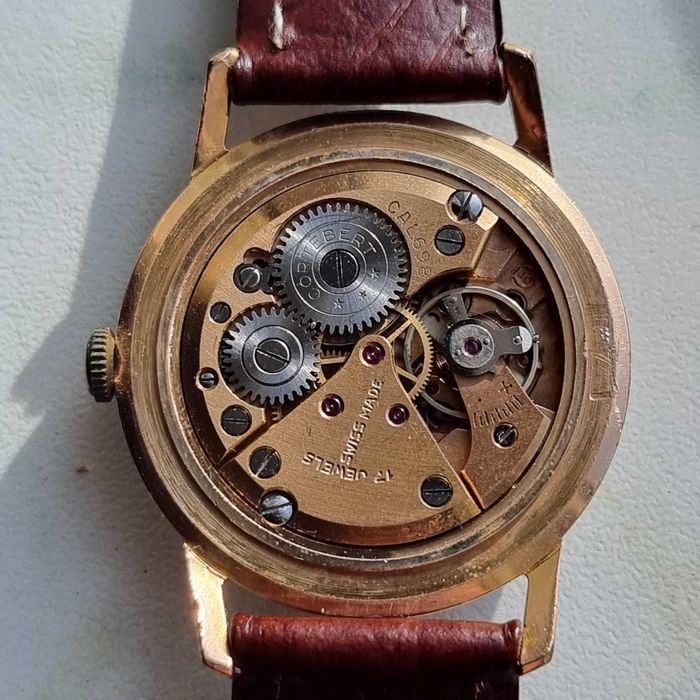 Vand ceas TELLUS in perfecta stare SWISS MADE,diam. fara cheita 34 mm.