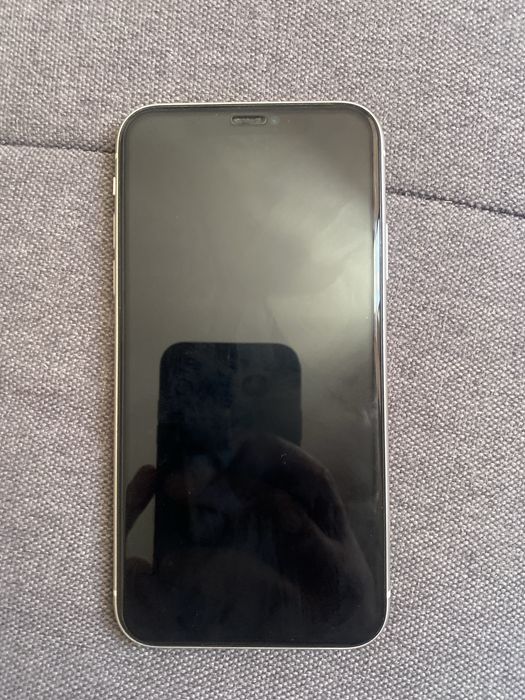 Продам iPhone 11