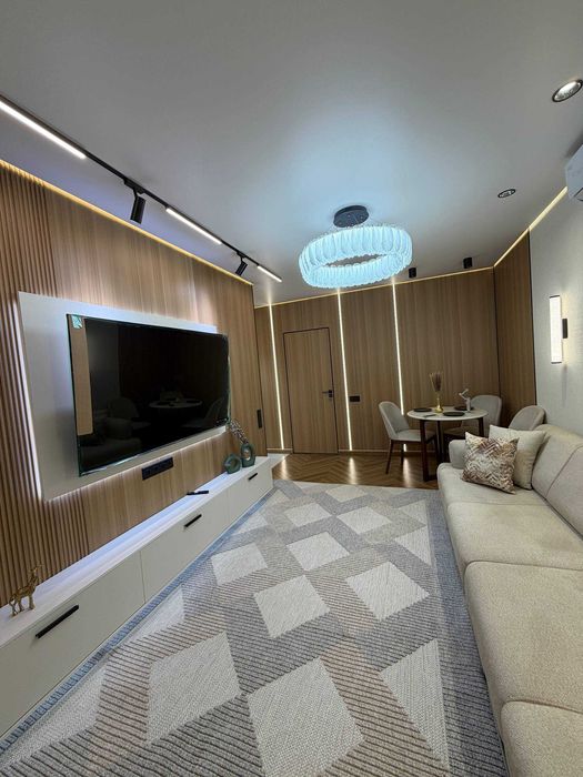 ПРОДАЕТСЯ КВАРТИРА ЦУМ ,110 Школа,Митрадабский Район 3-шка