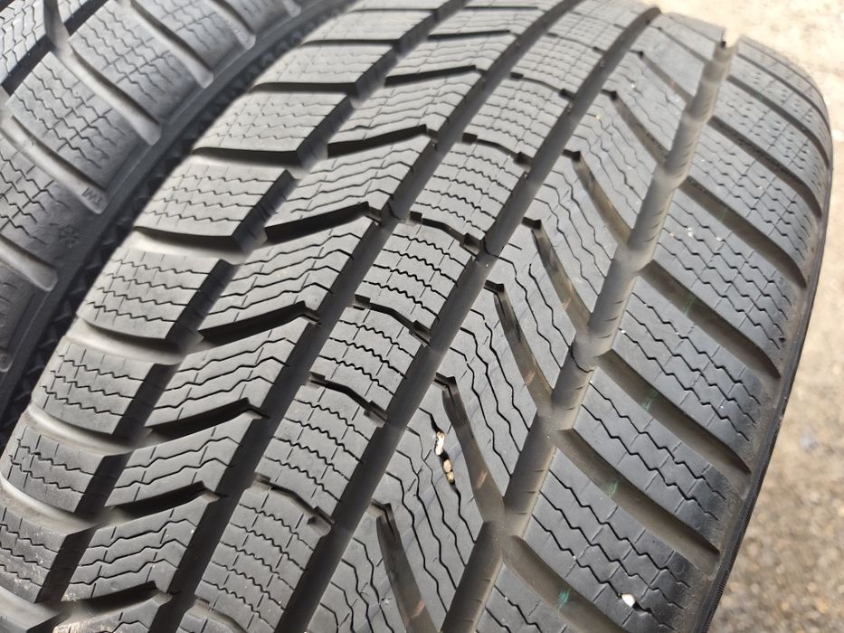 235/40/19" 4бр Continental winter contact ts870p,dot3824,7mm