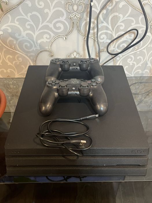 Продам PlayStation 4 Pro