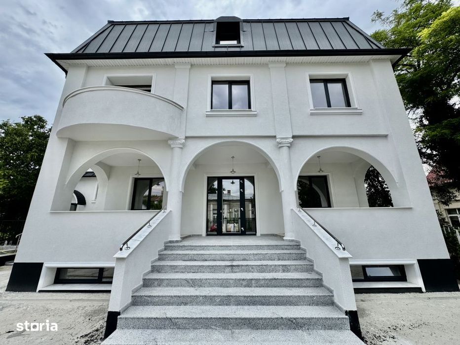 Vanzare Vila Unicat in Copou- 1000 mp utili + 2300 teren, 15 parcari.