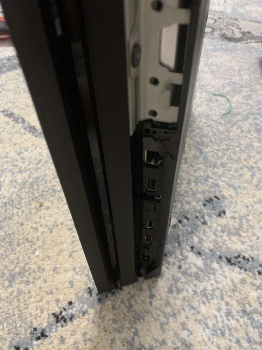 ‼️ PS4 Pro complet (2 controllere + jocuri)‼️