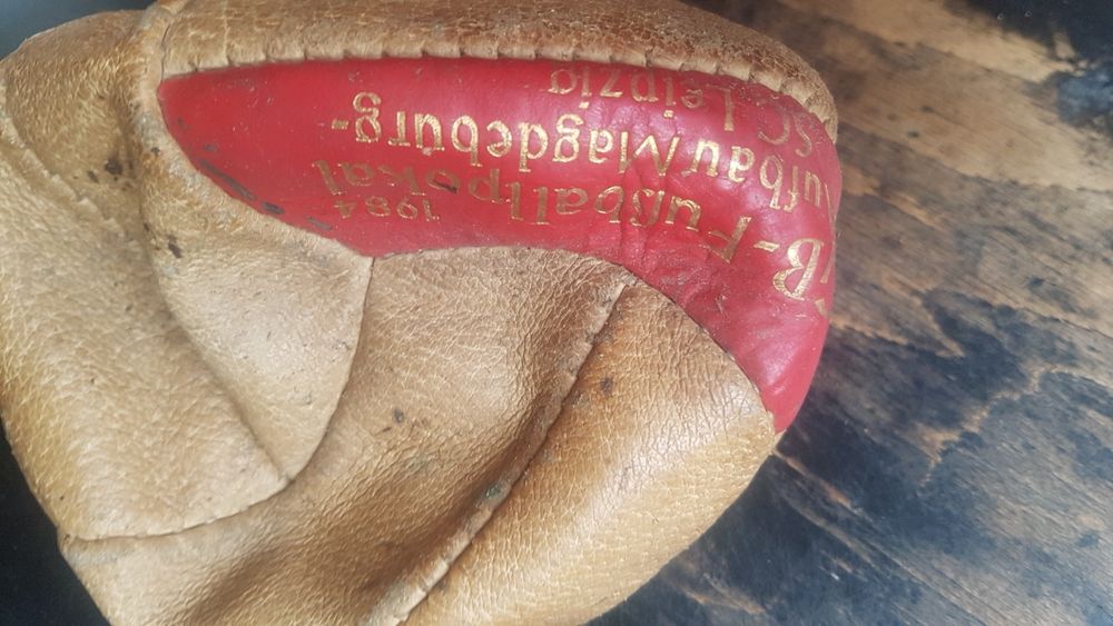 Ретро хандбална топка