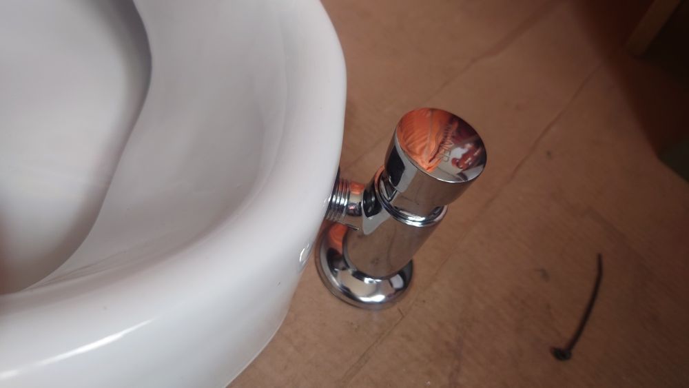 Pisoar cu robinet Kroner