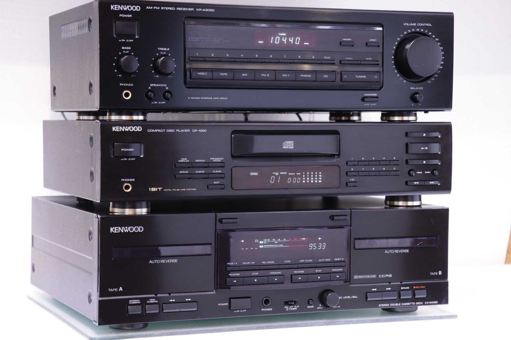 Linie audio Kenwood  - Amplituner RDS + CD Player + Dublu Casete,2x70W.
