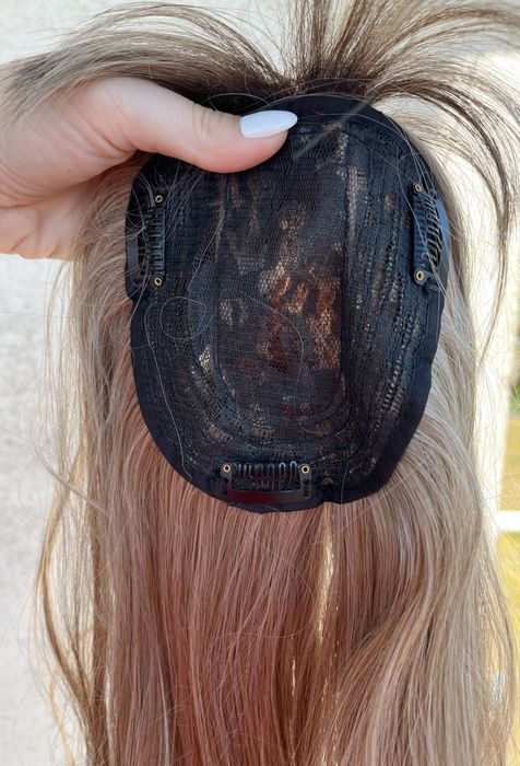 Перука с бретон.