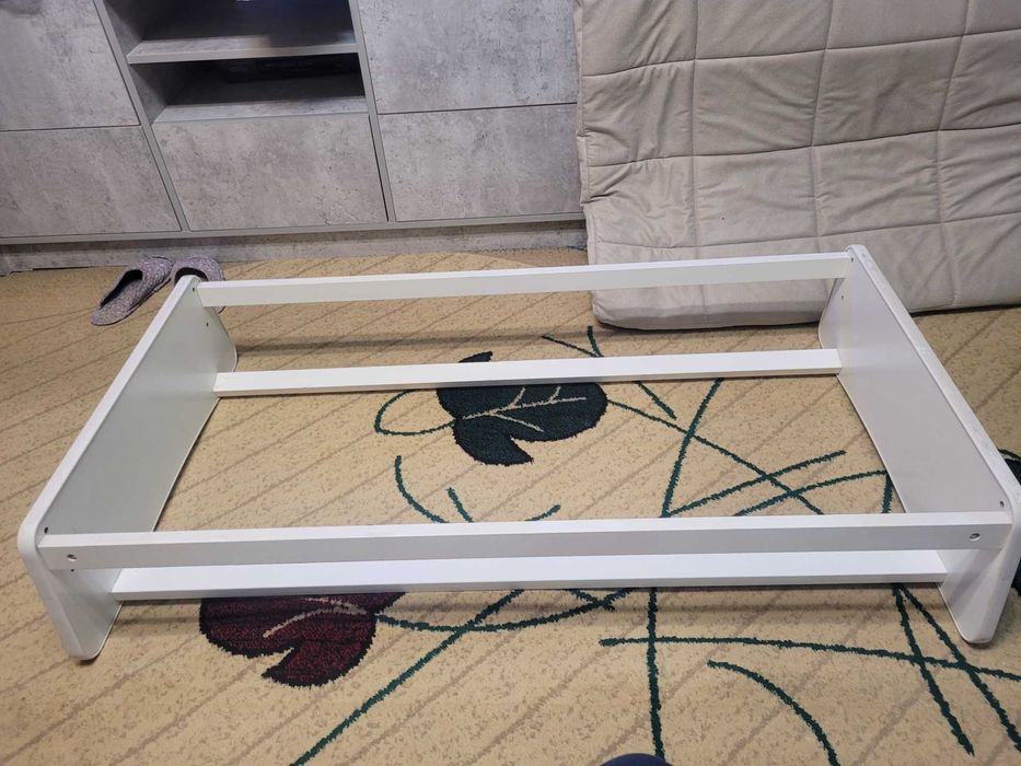 Детская кроватка с матрасом + бортики