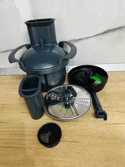 Thermomix 6 , in gatantie pana in Decembrie 2026,
