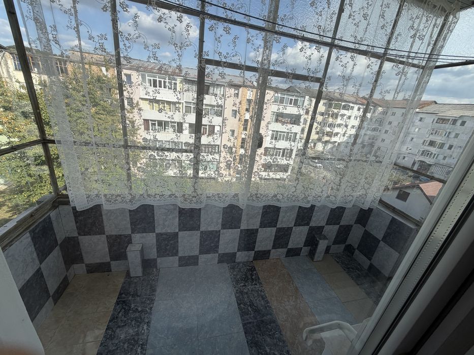 Vand apartament central curtea de arges