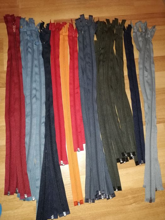 Fermoare cu un cursor