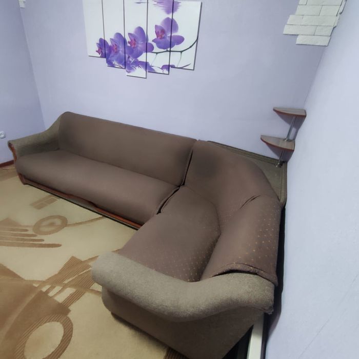 Диван угловой в хорошем состоянии