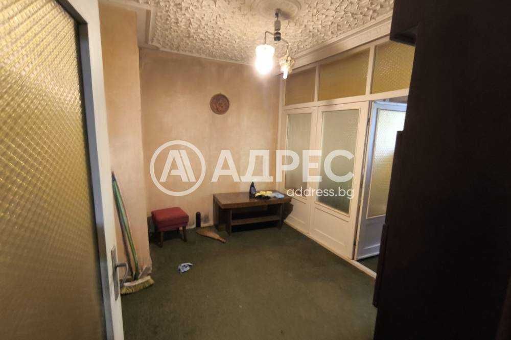 Дава се под наем Двустаен апартамент в Разград, Орел - 58 кв.м за 59000 € - Снимка #1