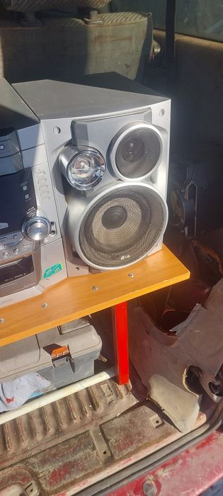 Продам музыкальный центр с блютузом