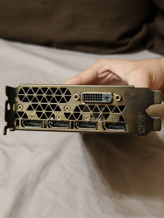 Nvidia Quadro P5000, 16GB GDDR5, 256-bit