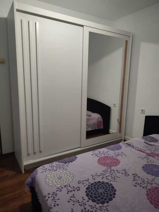 Inchiriez apartament cu 3 camere
