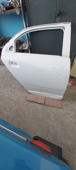 Kobolt eshik òng tomonniki