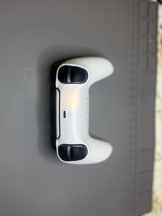 Модифициран Dualsense контролер за пс5