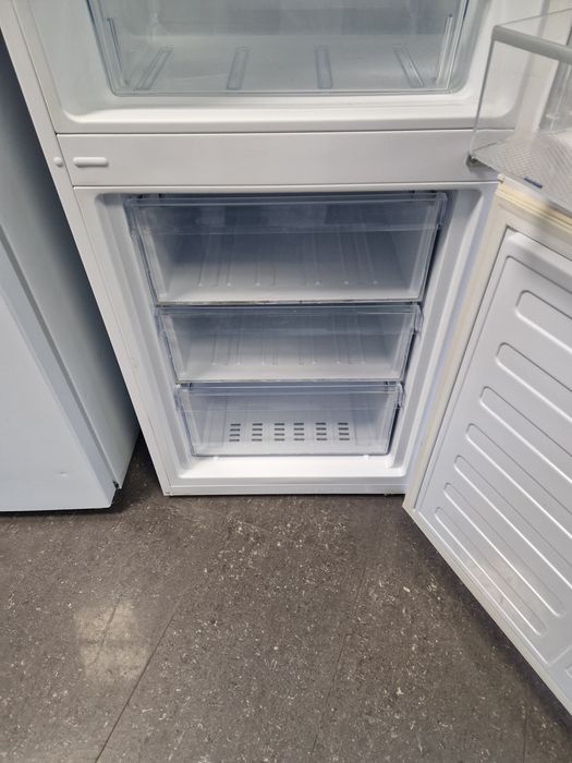 Хладилник с фризер Gram A++ 179в55ш60д