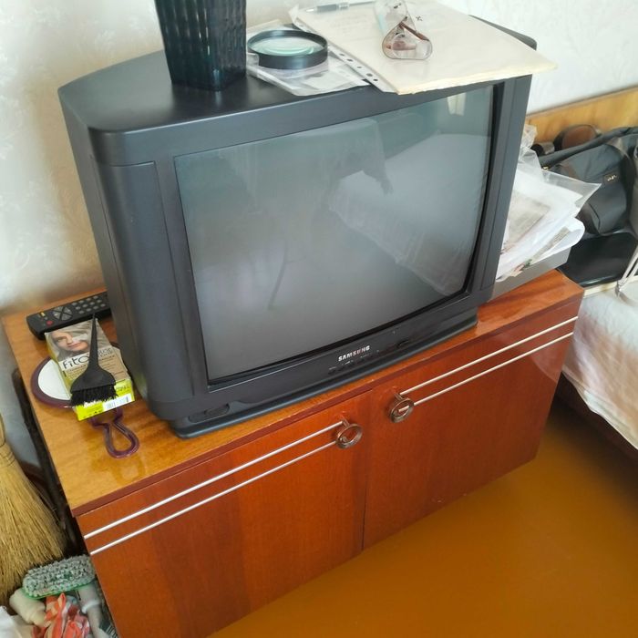 Телевизор  старый