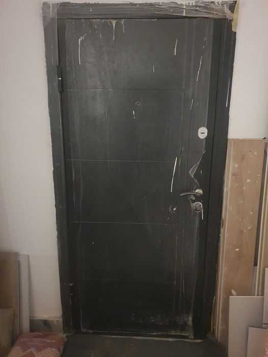Дверь входная металлическая