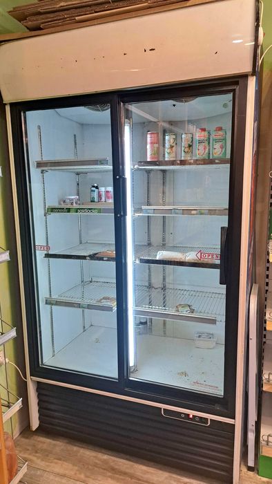 Хладилна витрина, двойна