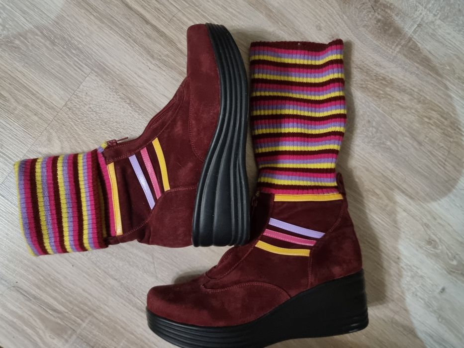 Продам дешево новые модные женские