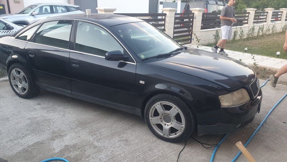 Vând Audi A6 2002
