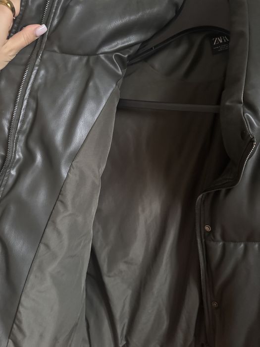 Zara маслено зелено кожено елече