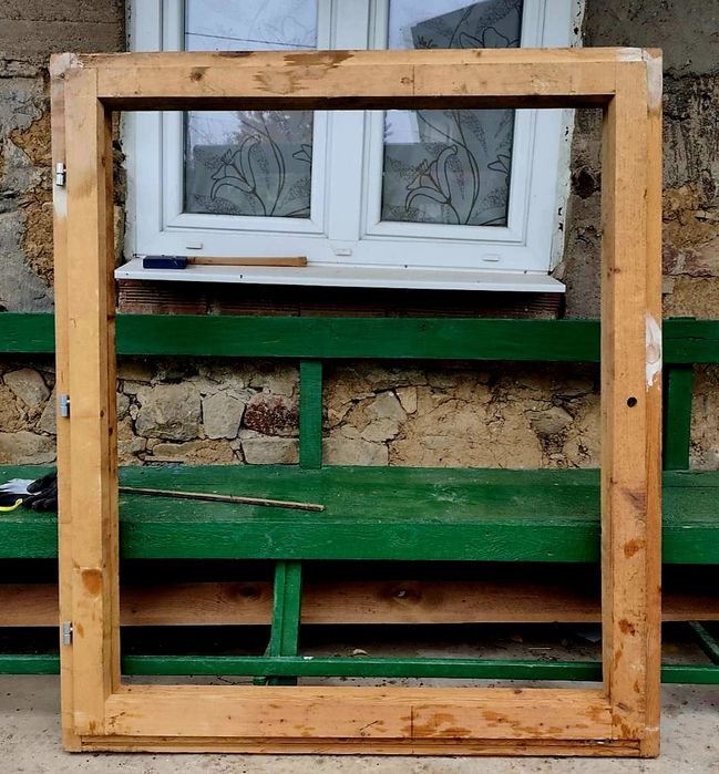 Дървена дограма от естествено дърво (чам)