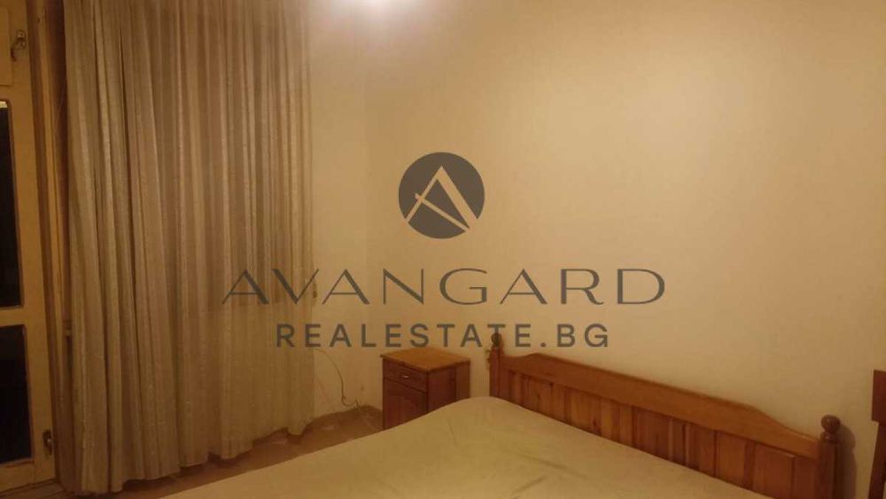 Продава се Тристаен апартамент в Пловдив, Кършияка - 104 кв.м за 1668 €/кв.м - Снимка #2