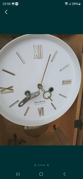 Часы настенные  .